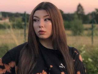 دردشة الفيديو المثيرة GinnyHeart