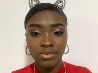 دردشة الفيديو المثيرة GirlQueen