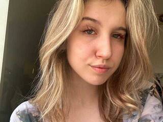 دردشة الفيديو المثيرة GlimmerVamp