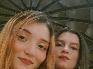 دردشة الفيديو المثيرة Glossier-cherry