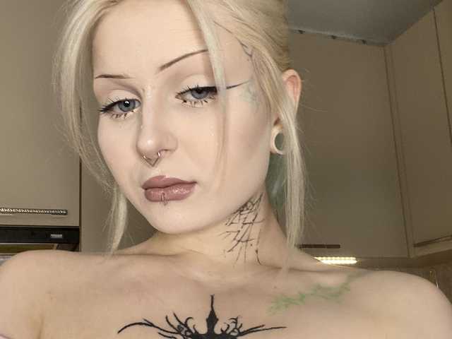 صورة الملف الشخصي goth-bimbo