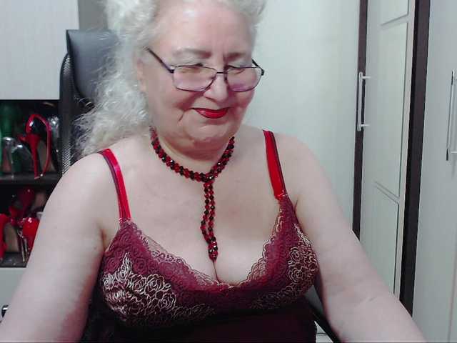 الصور GrannyWants all shows in clothes only for tokens.. undress only in private