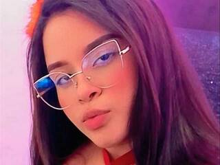 دردشة الفيديو المثيرة hanamilkk