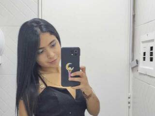 دردشة الفيديو المثيرة HelenaCyrus