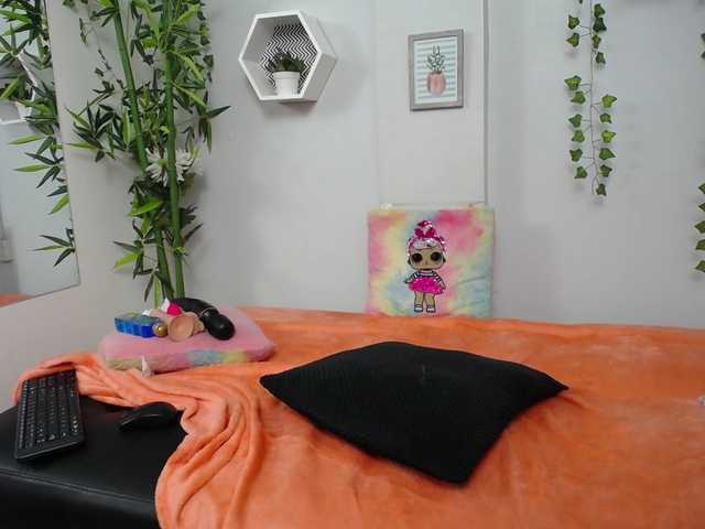 لقطات البث hellen-fox