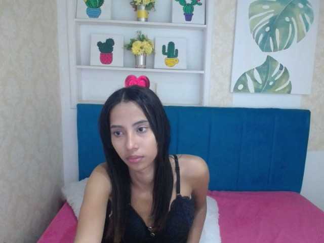 لقطات البث HellenBrown