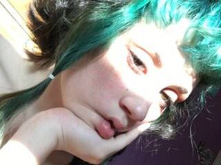 دردشة الفيديو المثيرة Helloitsecho