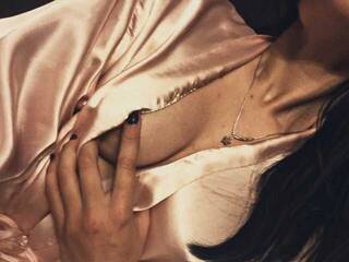 دردشة الفيديو المثيرة HelloyKitty