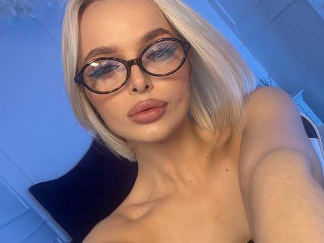 صورة الملف الشخصي horny-blondie