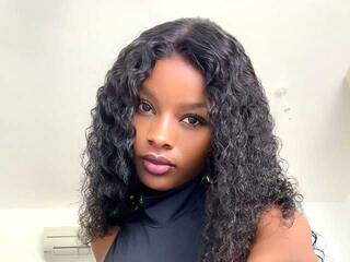 دردشة الفيديو المثيرة Hornylilbirdie