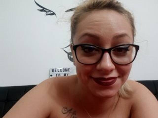 لقطات البث HotAnnie1997