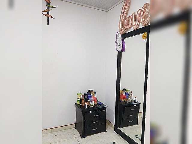 صورة الملف الشخصي HotCaroline