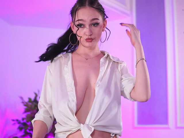 لقطات البث HotSkinnyX