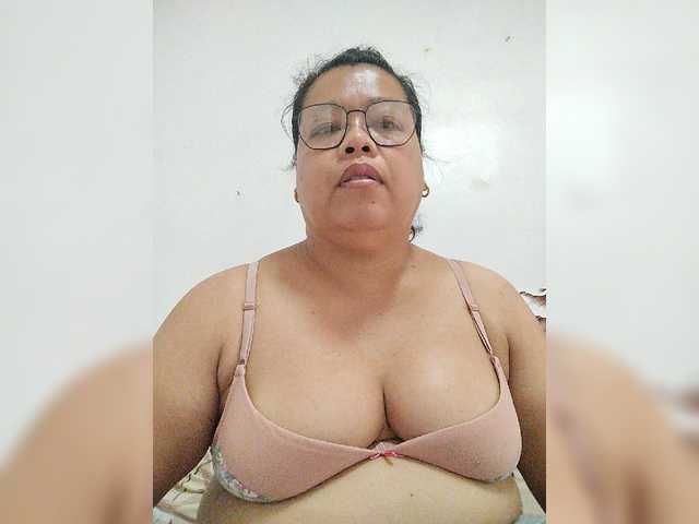 لقطات البث Hottynilda