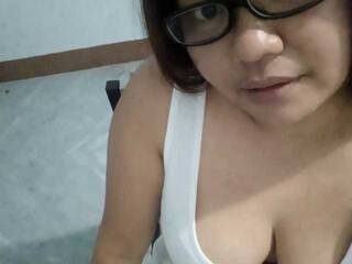 دردشة الفيديو المثيرة hotYASSI4U