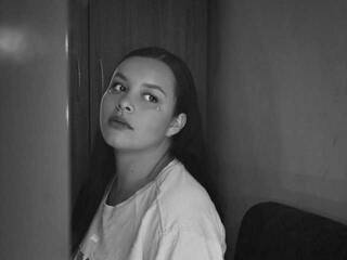 دردشة الفيديو المثيرة hugeboobs-alexa