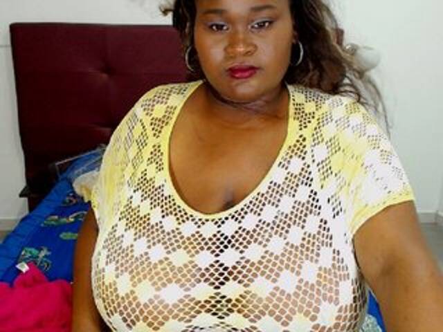 لقطات البث HugeXtits