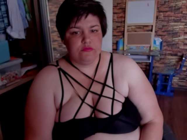 لقطات البث IonyElla28