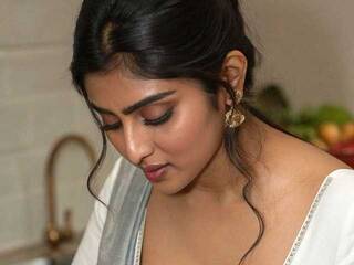 دردشة الفيديو المثيرة IqraQueen