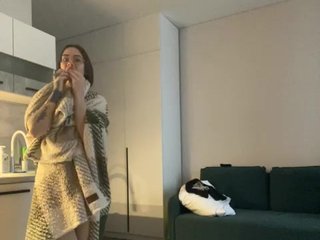 دردشة الفيديو المثيرة v_-_-_v