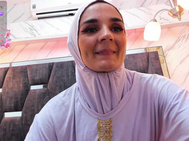 الصور IrisKarimm Hi lovers. My current Goal IS Cum and Squirt - We need just @total for this great show, now we are in @sofar and just left @remain to start the show. Please feel free to make me vibe with my Lovense Lush or Use my bots to make me cum❤