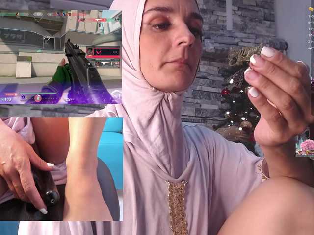 الصور IrisKarimm Hi lovers. My current Goal IS Cum and Squirt - We need just @total for this great show, now we are in @sofar and just left @remain to start the show. Please feel free to make me vibe with my Lovense Lush or Use my bots to make me cum❤