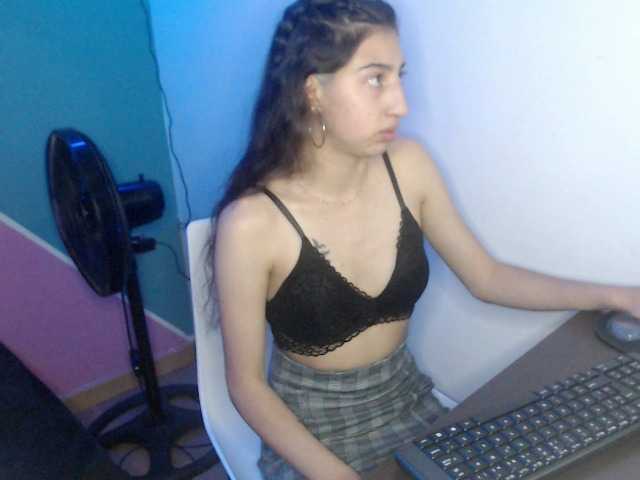 لقطات البث ivy-blue