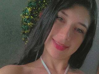 دردشة الفيديو المثيرة izzy-wets