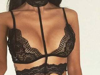 دردشة الفيديو المثيرة Jaklina