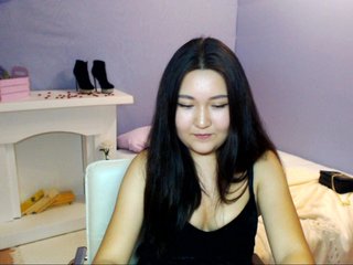 الصور JasmineLucky watch cam (смотреть камеру) 30 tk, stockinds (надеть чулки) 40 tk, dance (танец) 40 tk, Flash bra (показ на секунду бра) 50 tk,