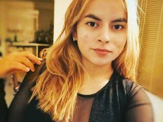 دردشة الفيديو المثيرة JuanaMiaSanti