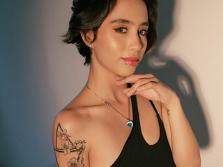 دردشة الفيديو المثيرة JuanaReed