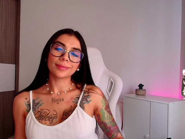 لقطات البث Juanita-Fox
