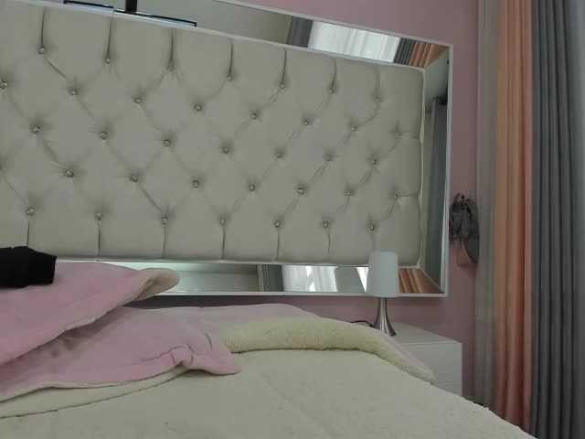 لقطات البث julia-rose