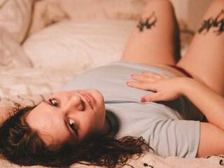 دردشة الفيديو المثيرة JuliaGiez