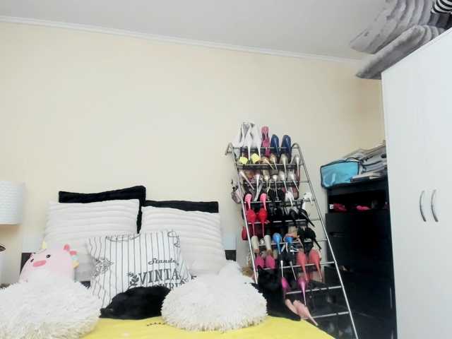 لقطات البث JuliaHayes