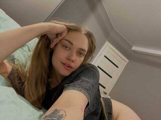 دردشة الفيديو المثيرة HollyGolightly