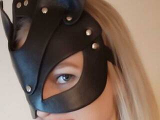 دردشة الفيديو المثيرة JuliPow