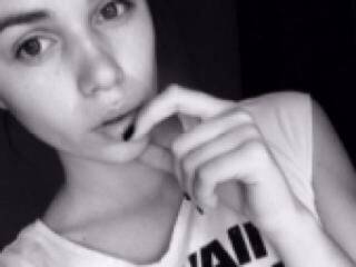 دردشة الفيديو المثيرة kamilux