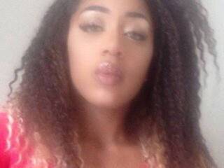 دردشة الفيديو المثيرة KaraJewel