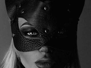 دردشة الفيديو المثيرة Karalinaa