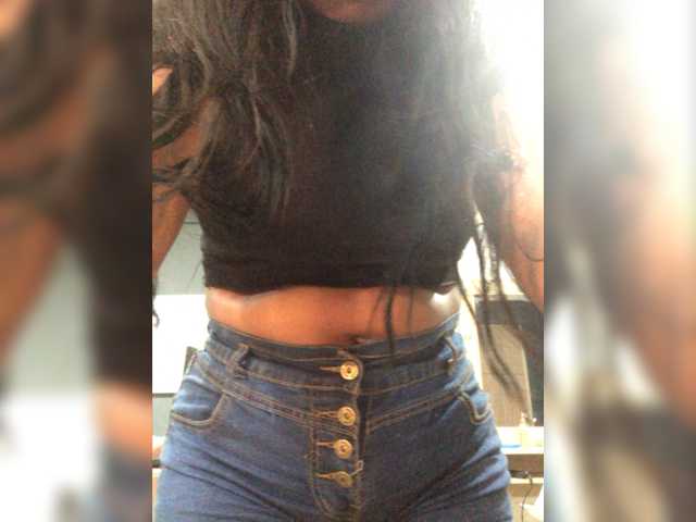 لقطات البث KarinaLarzo