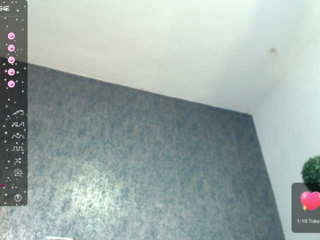 لقطات البث Karla-stone1