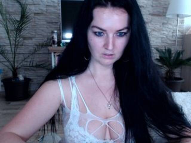 لقطات البث KaroliJoy