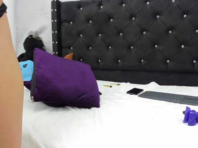 لقطات البث KarolineWayne