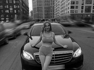 دردشة الفيديو المثيرة KARYY