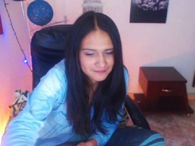 لقطات البث katee-fire1