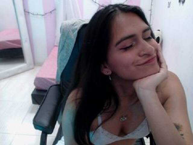 لقطات البث katee-fire1