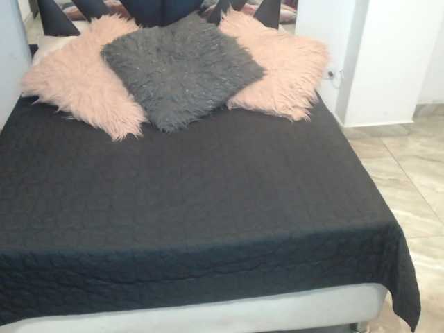 لقطات البث KATIA-DEE