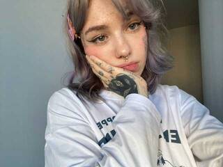 دردشة الفيديو المثيرة KatrinUwU